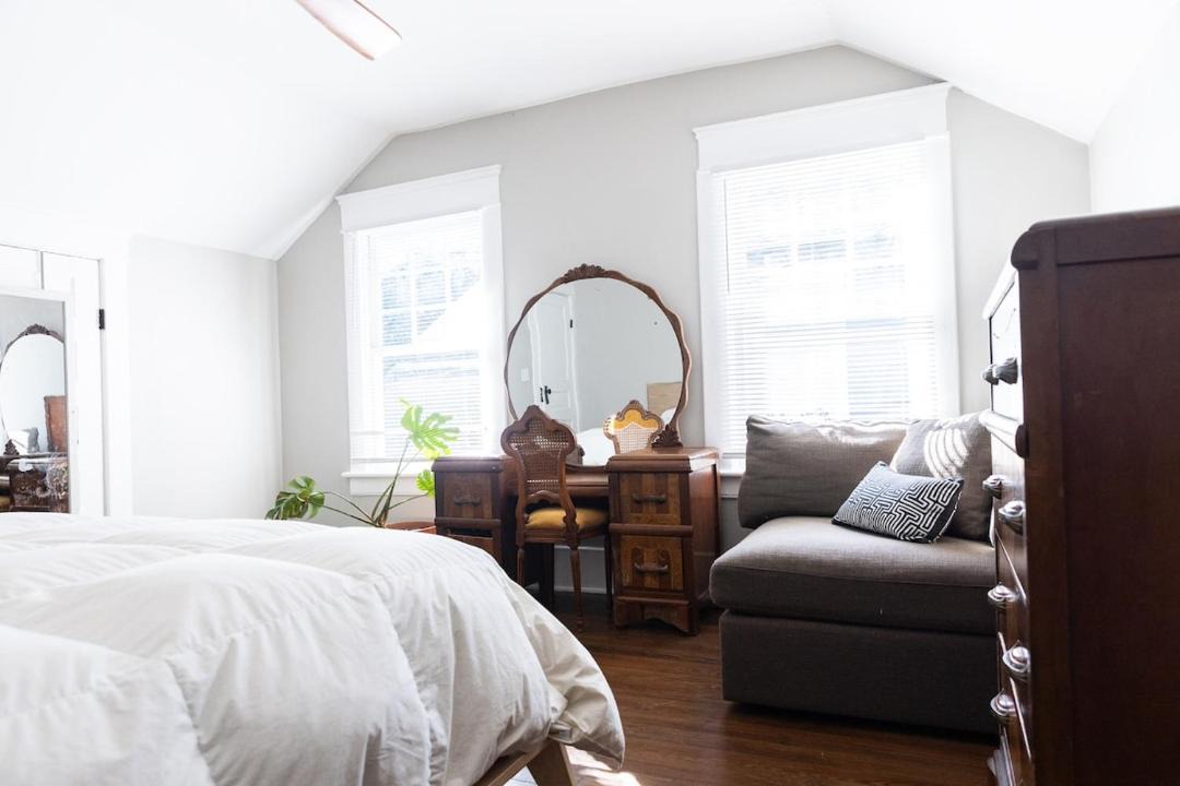 Photo of Bedroom in Five Points