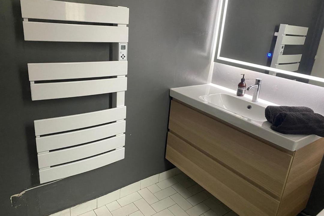 Photo of Bathroom in Les Lilas