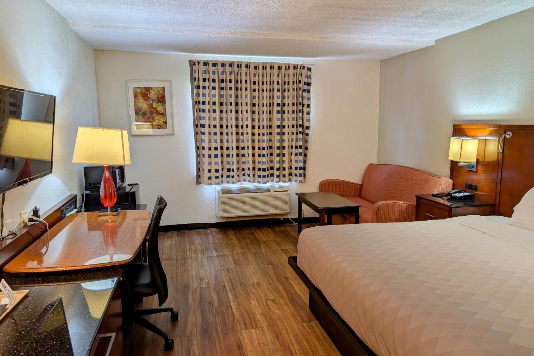 Photo of Bedroom in Forsyth