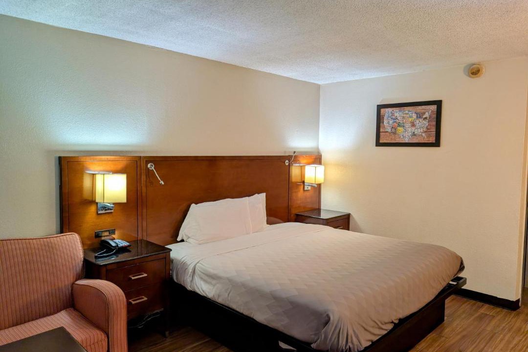 Photo of Bedroom in Forsyth