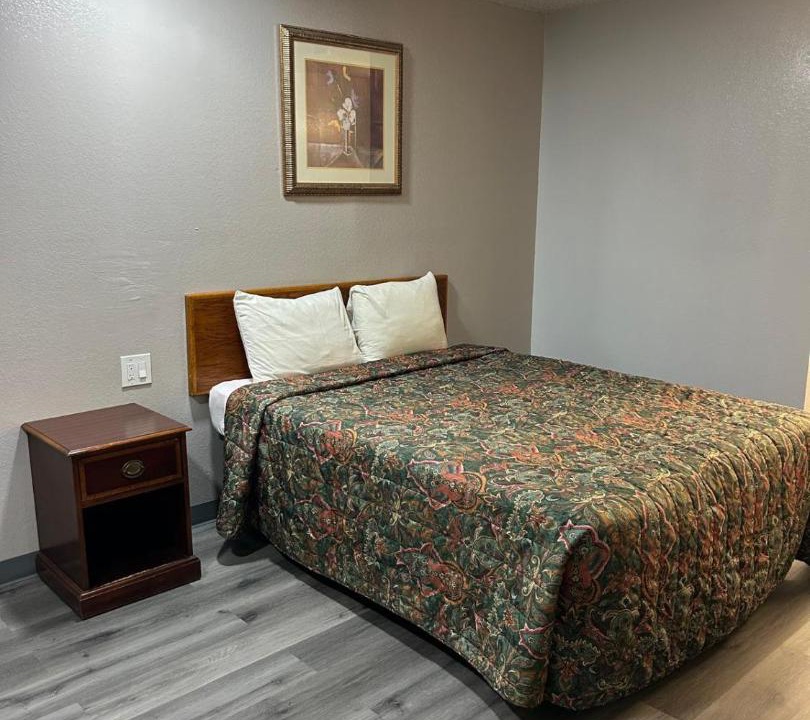Photo of Bedroom in Hubbard