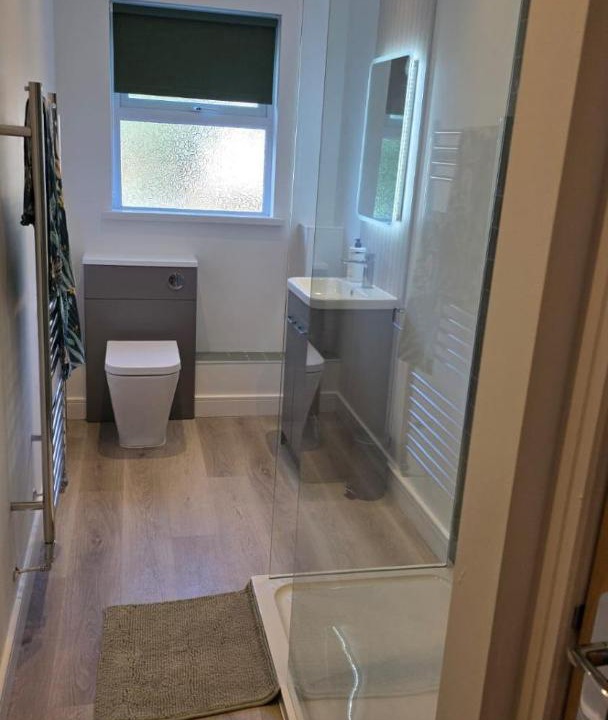 Photo of Bathroom in Abercwmboi