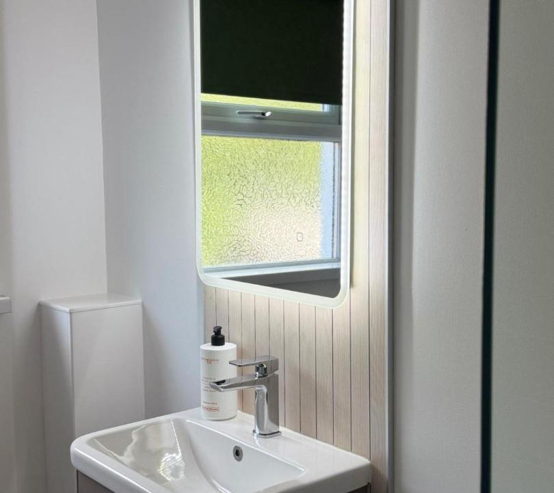 Photo of Bathroom in Abercwmboi