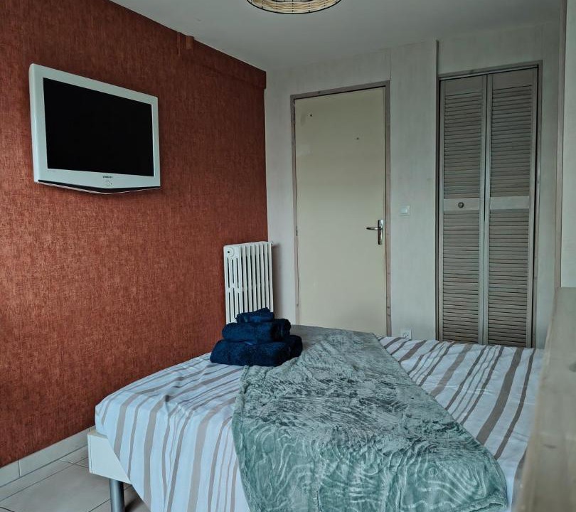 Photo of Bedroom in Saint-Maixent-l'Ecole