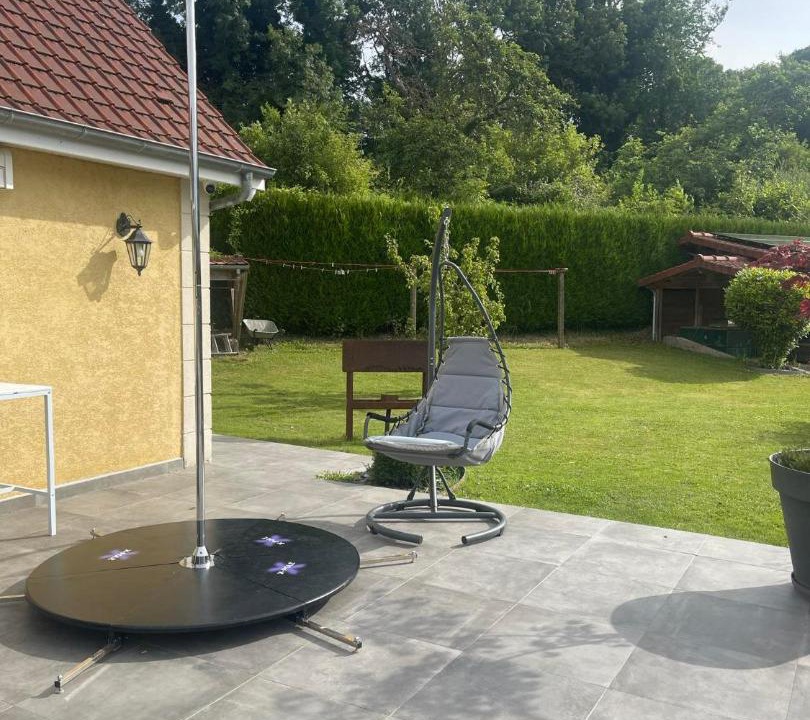 Photo of Others in Pernois