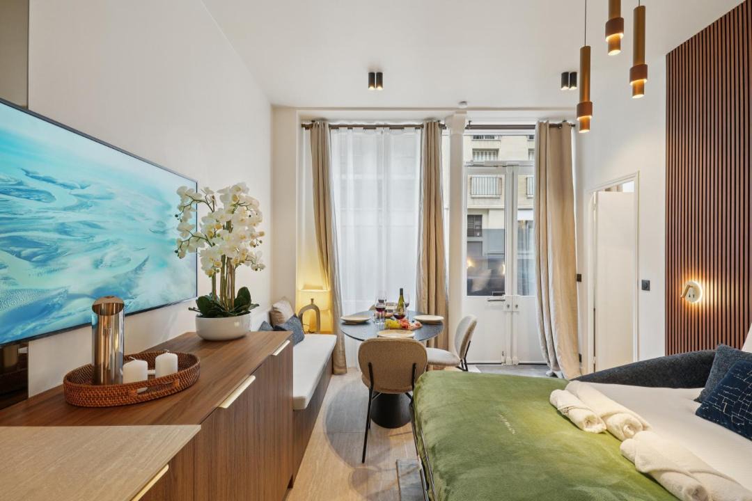 Photo of Others in Grenelle