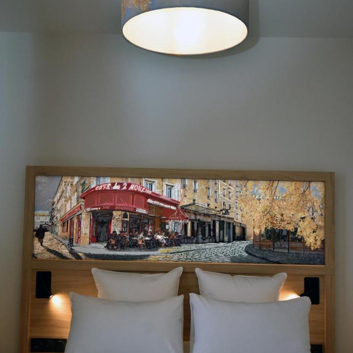 Photo of Bedroom in Republique–Point-du-Jour