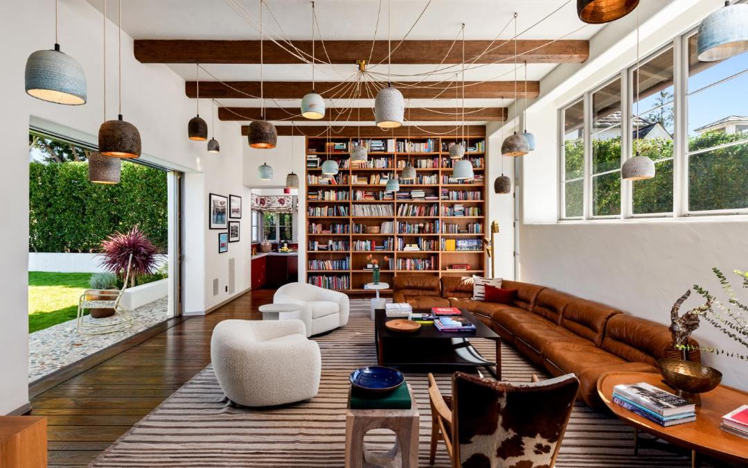 Photo of Livingroom in Greater Wilshire - Hancock Park