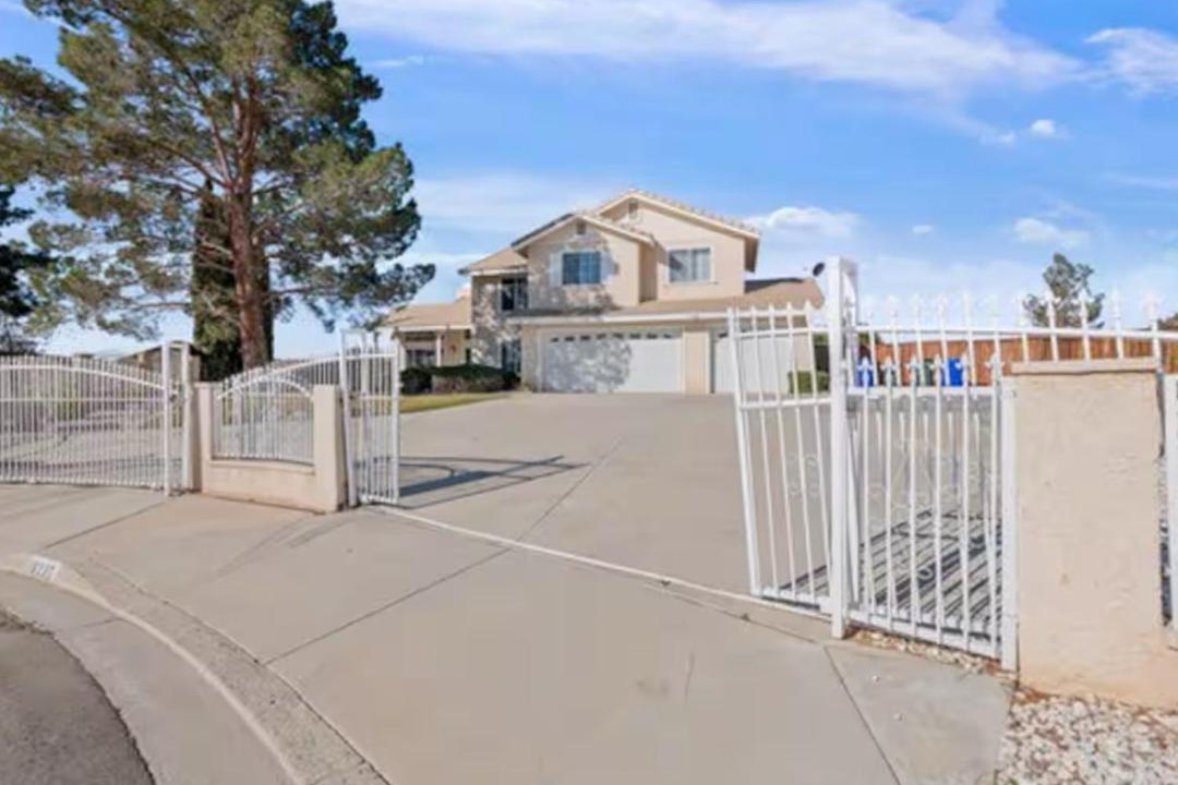 Photo of Others in Apple Valley