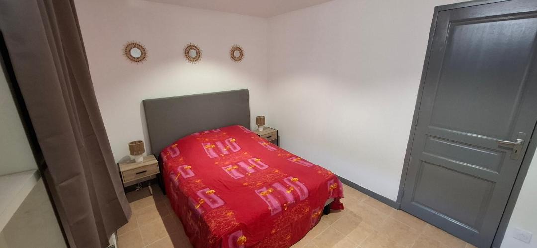 Photo of Bedroom in Villeneuve-sur-Yonne