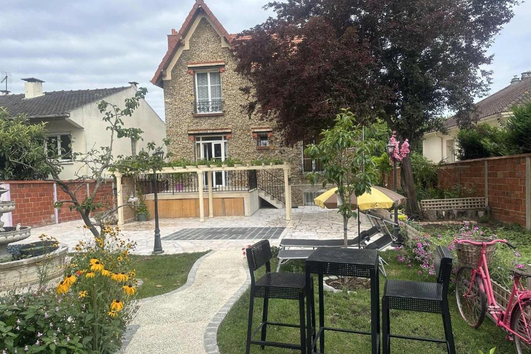 Photo of Others in Livry-Gargan