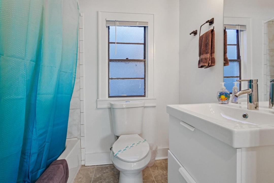 Photo of Bathroom in South 7th Ward