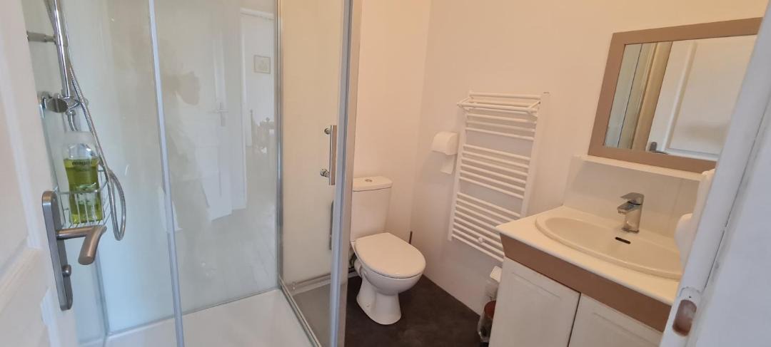 Photo of Bathroom in Saint-Florentin