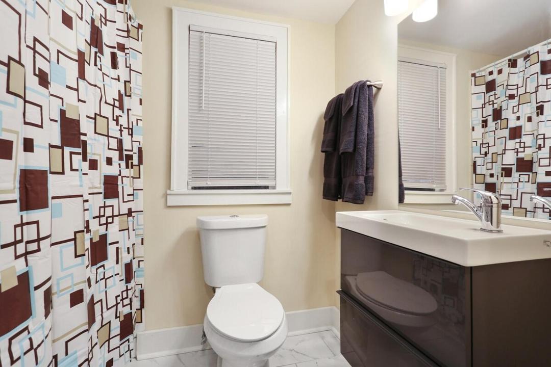 Photo of Bathroom in South 7th Ward