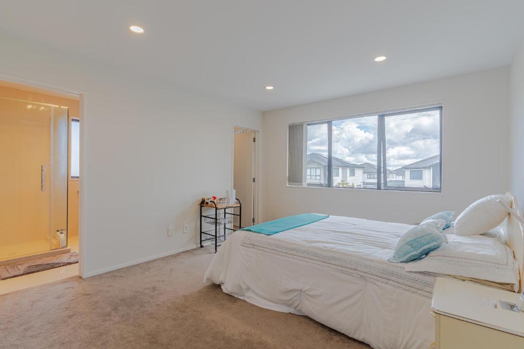 Photo of Bedroom in Flat Bush