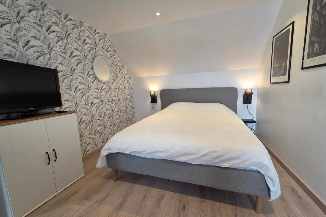 Photo of Bedroom in Morgny-la-Pommeraye