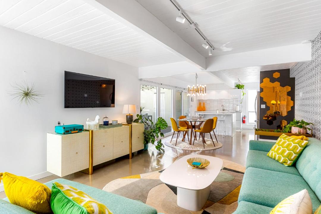 Photo of Livingroom in Racquet Club Estates