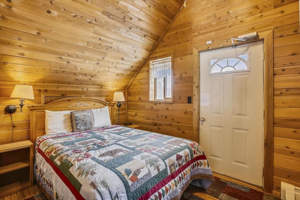 Photo of Bedroom in Blue River