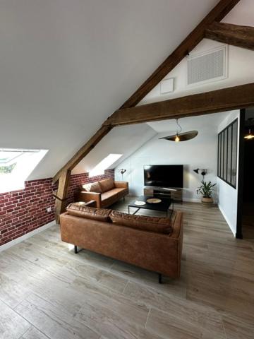 Photo of Others in Leves