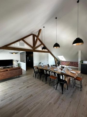 Photo of Others in Leves