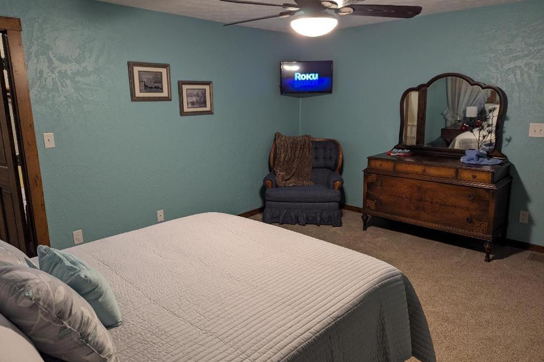 Photo of Bedroom in Lewis Center