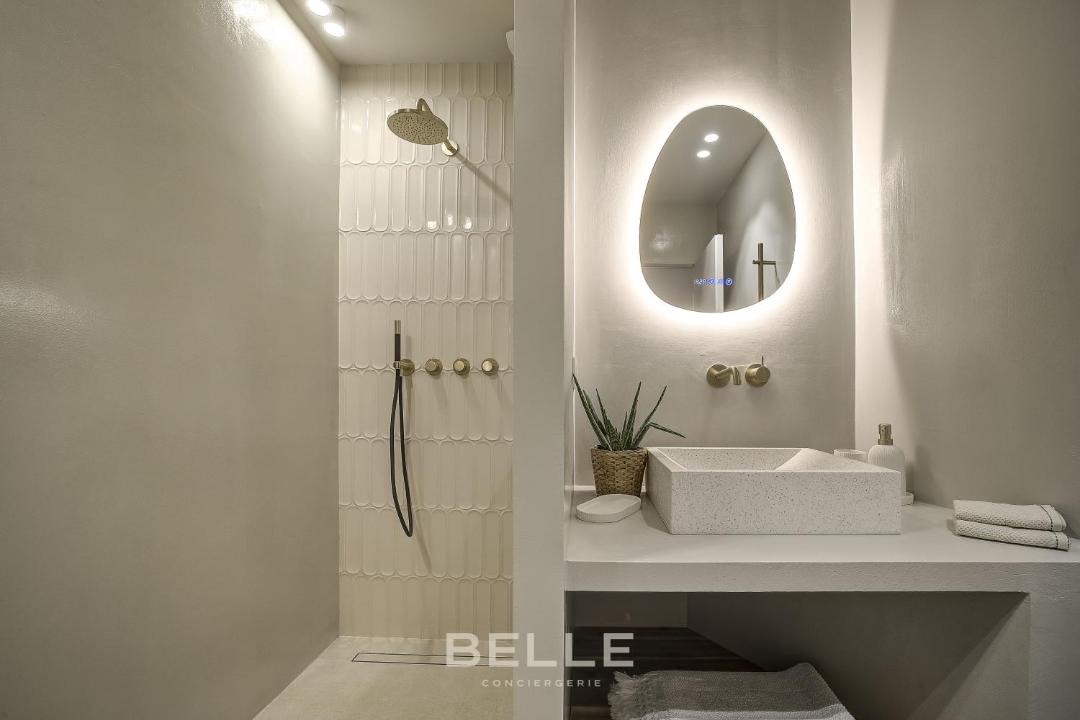 Photo of Bathroom in Biot