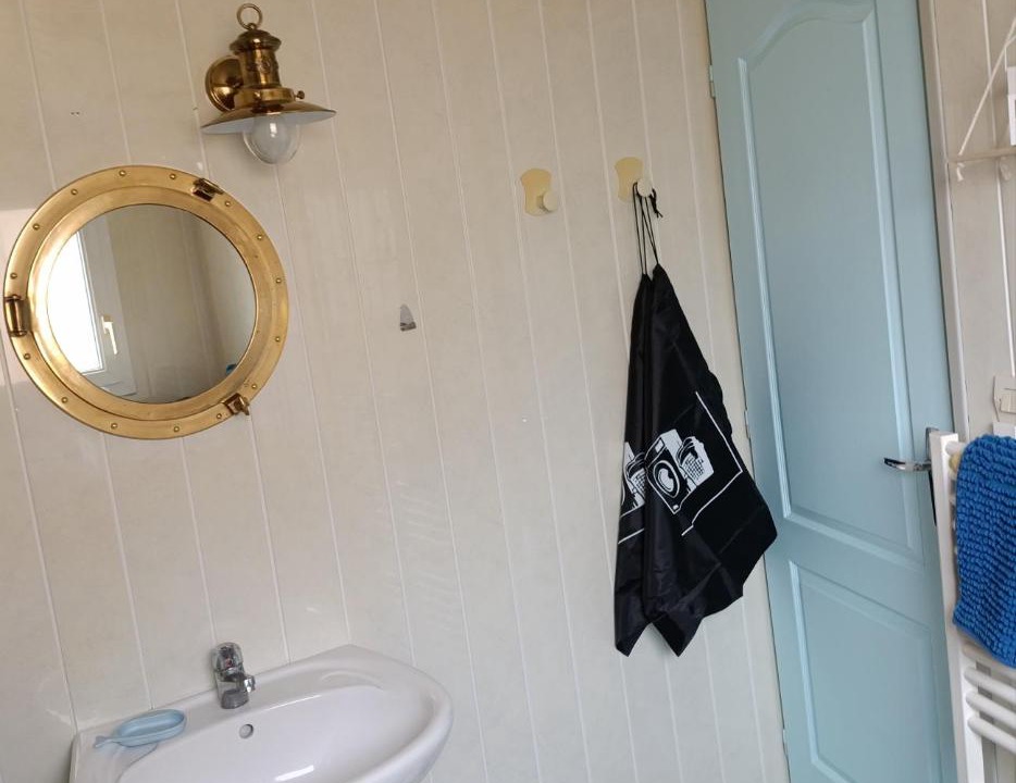 Photo of Bathroom in Chateauneuf-en-Thymerais