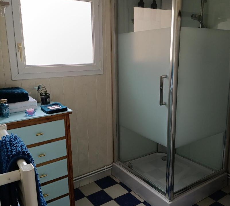 Photo of Bathroom in Chateauneuf-en-Thymerais