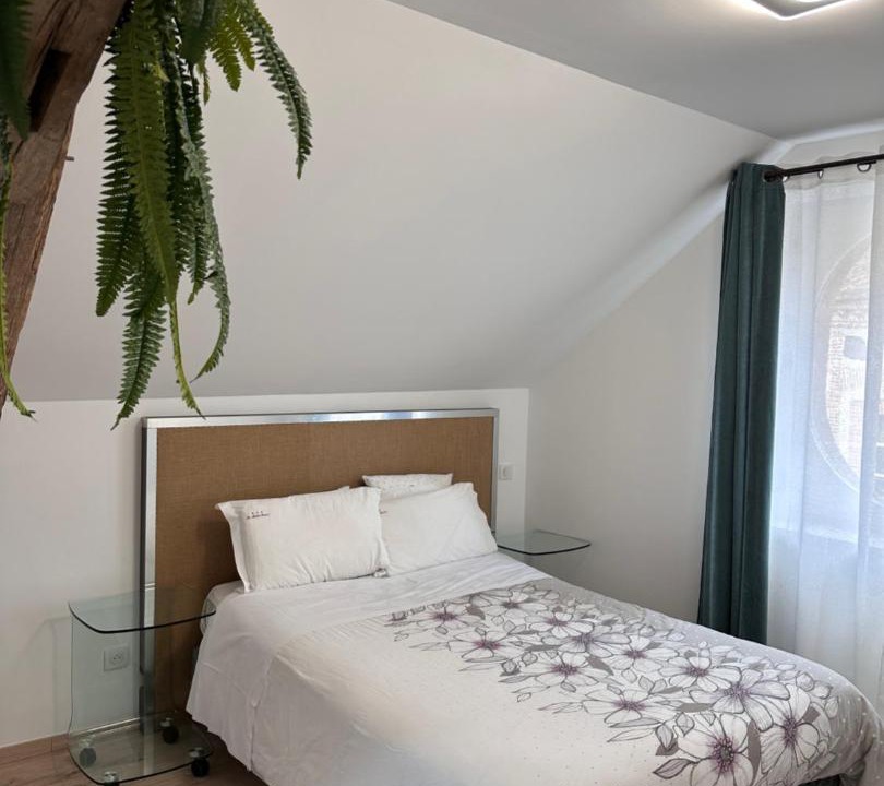 Photo of Bedroom in Villeneuve-l'Archeveque