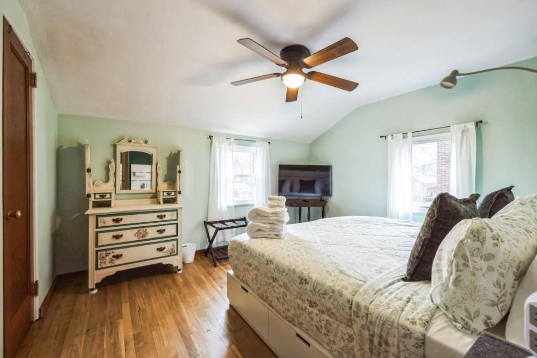 Photo of Bedroom in Level Green