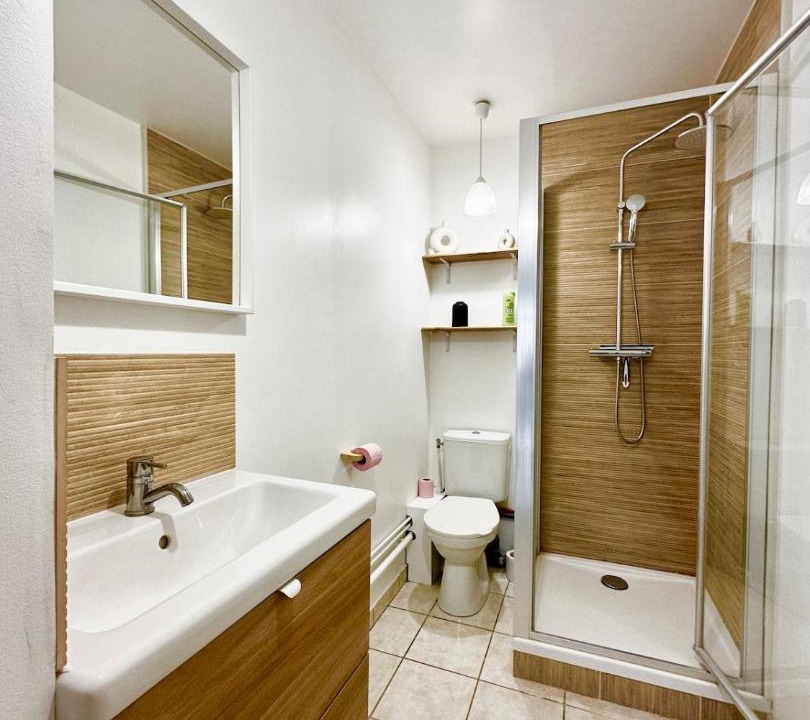 Photo of Bathroom in Quartier Saint-Clement - Jardin des Plantes
