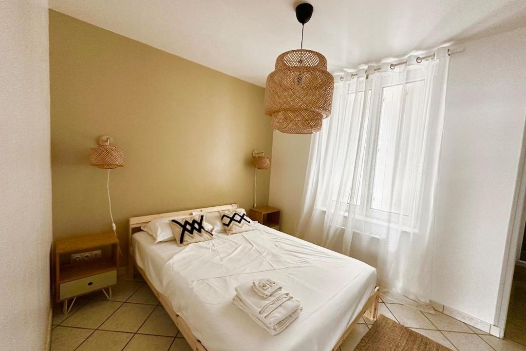 Photo of Bedroom in Quartier Saint-Clement - Jardin des Plantes