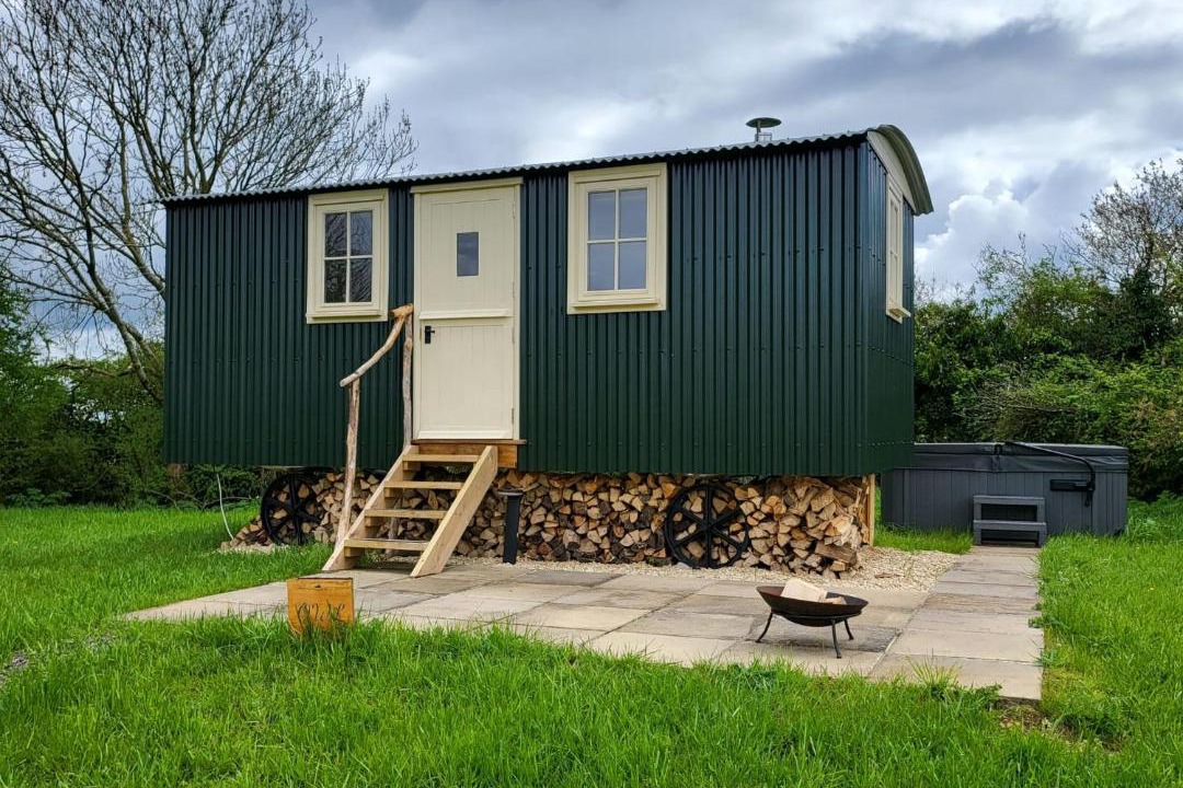 Photo of Others in Tunley