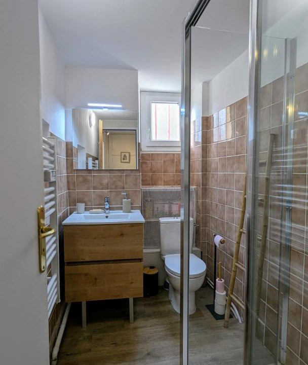 Photo of Others in Vions