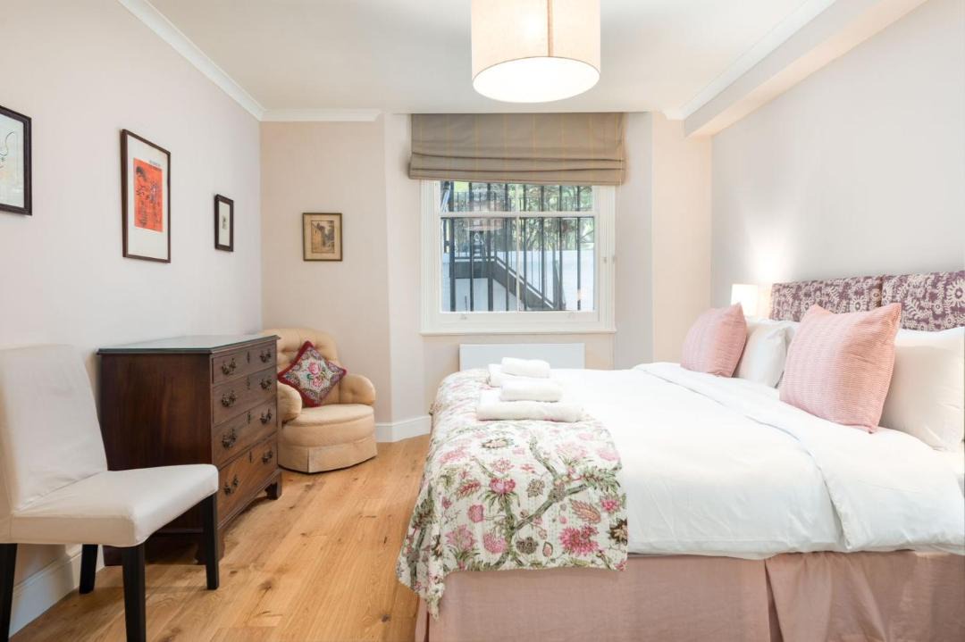 Photo of Bedroom in Courtfield