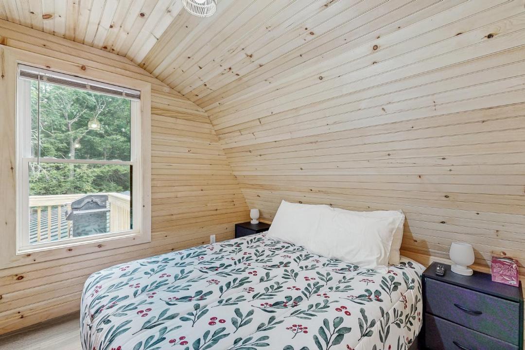 Photo of Bedroom in Oakland