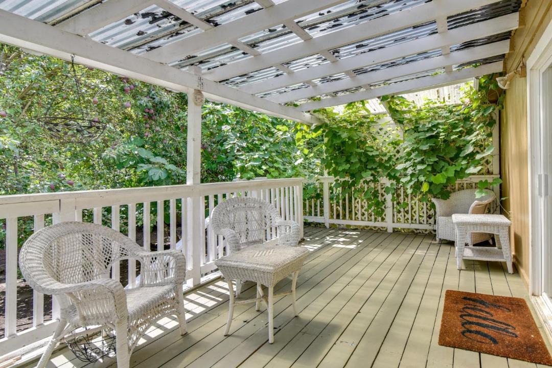 Photo of Patio Balcony in Aloha