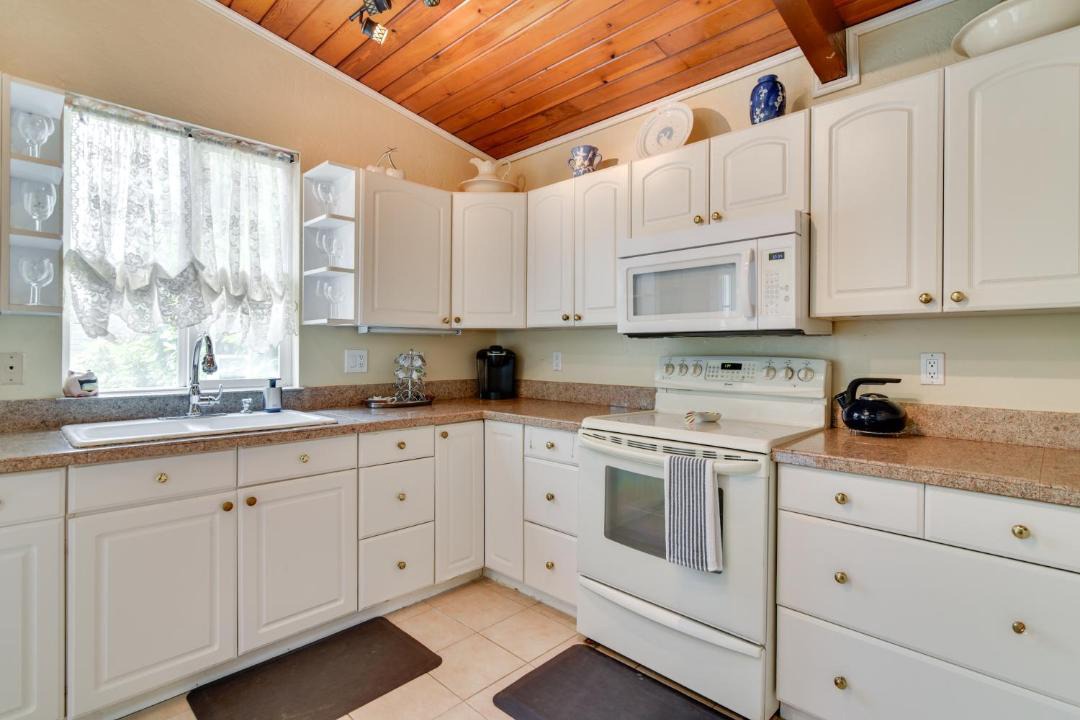 Photo of Kitchen in Aloha