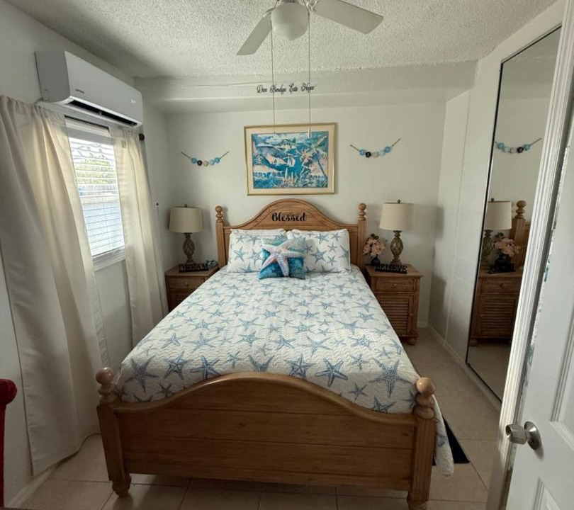 Photo of Bedroom in Bayshore Gardens