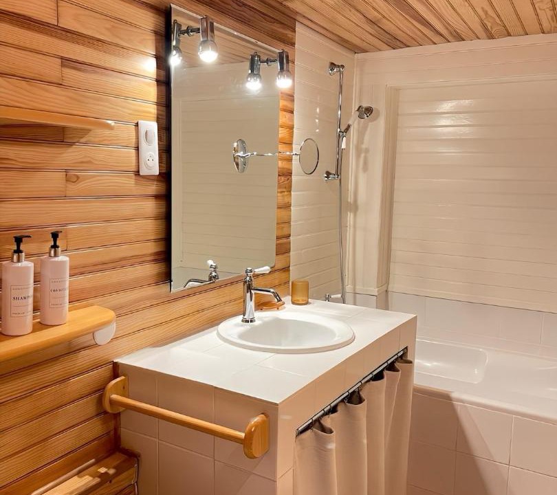 Photo of Bathroom in Chaillot