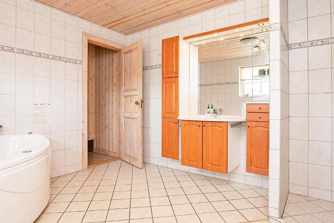 Photo of Bathroom in Hou