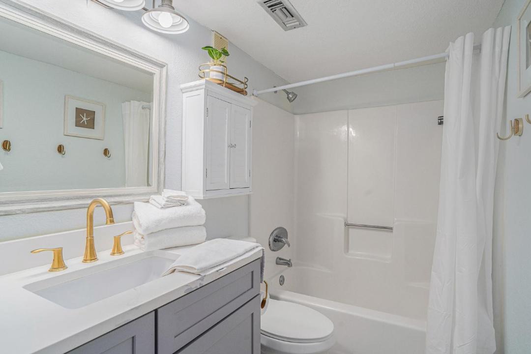 Photo of Bathroom in Garden City