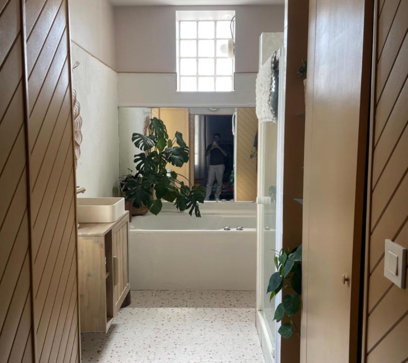 Photo of Others in Flore