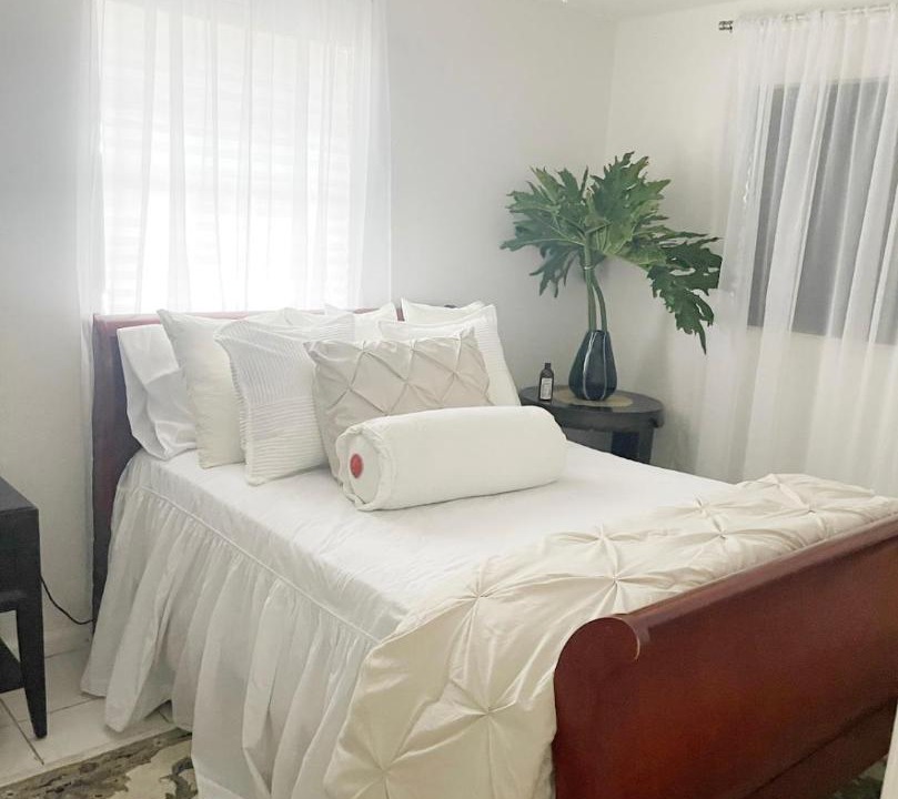 Photo of Bedroom in Lake Worth Corridor