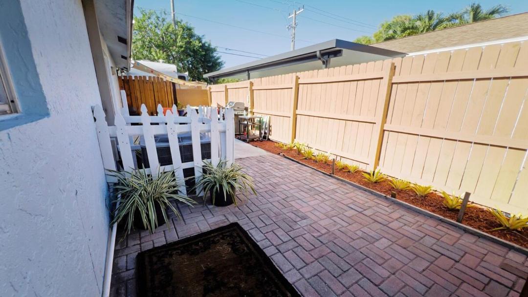 Photo of Patio Balcony in Lake Worth Corridor