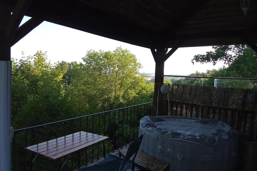 Photo of Patio Balcony in Liancourt-Saint-Pierre