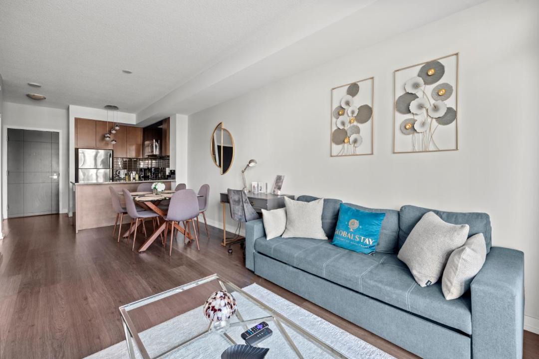 Photo of Livingroom in Yonge-Eglinton