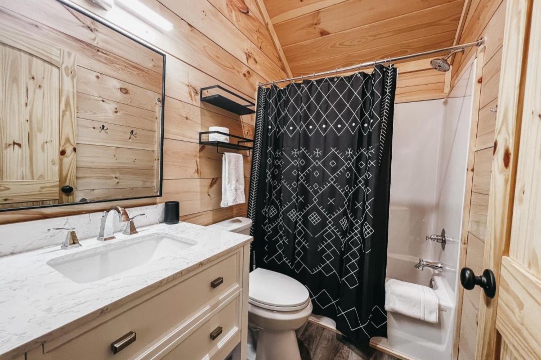 Photo of Bathroom in Hartwell