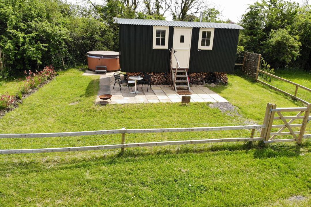 Photo of Others in Tunley