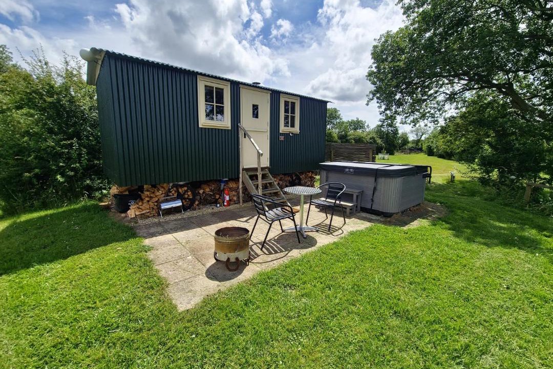 Photo of Others in Tunley